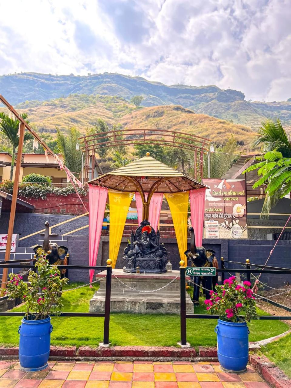 Madhura Agro Tourism Wai Exterior foto